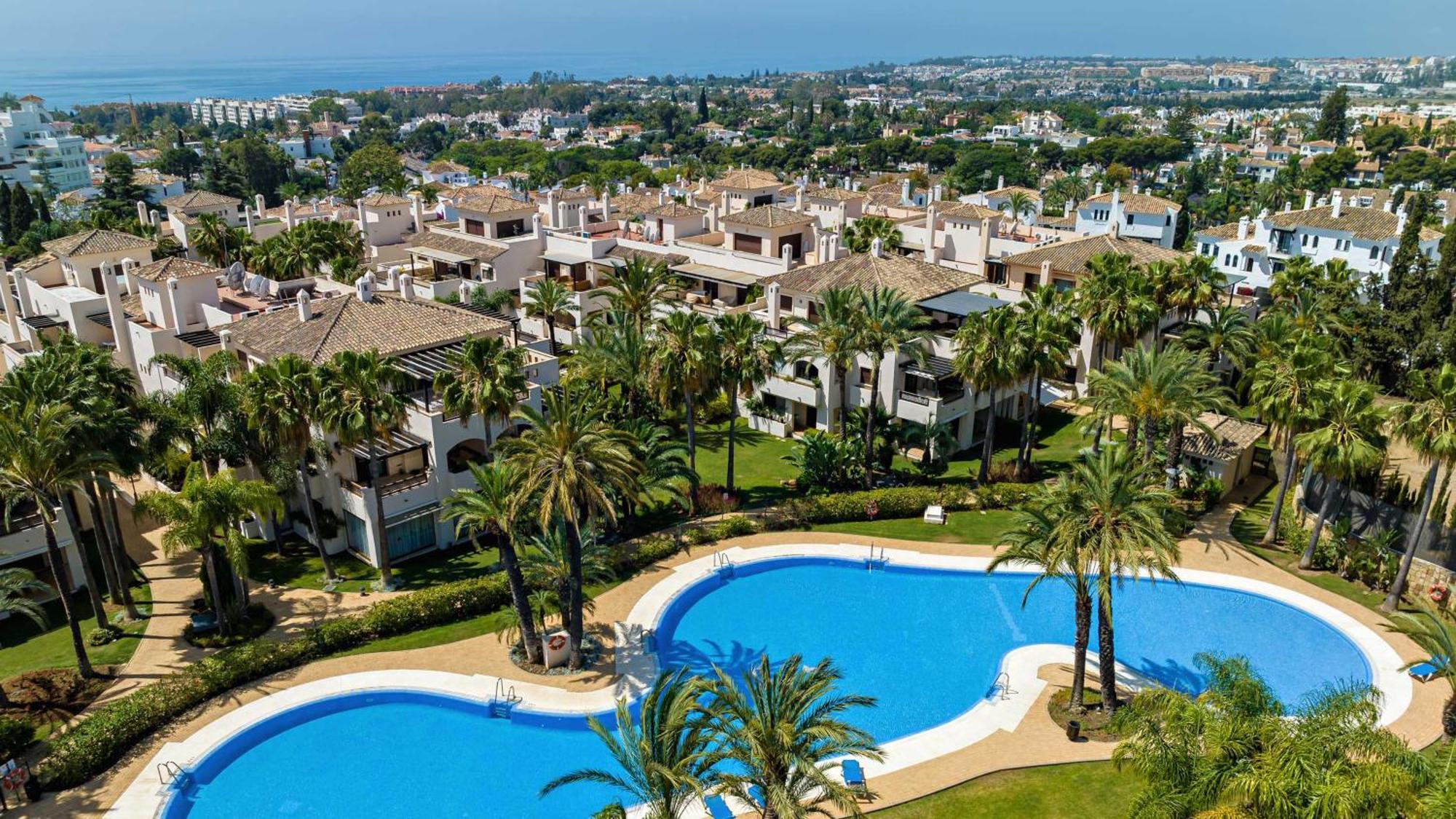 Vacation Marbella: Private Heated Pool Retreat Near Puerto Banus Apartment Exterior photo